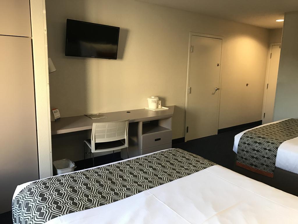 Microtel Inn By Wyndham Louisville East Dış mekan fotoğraf
